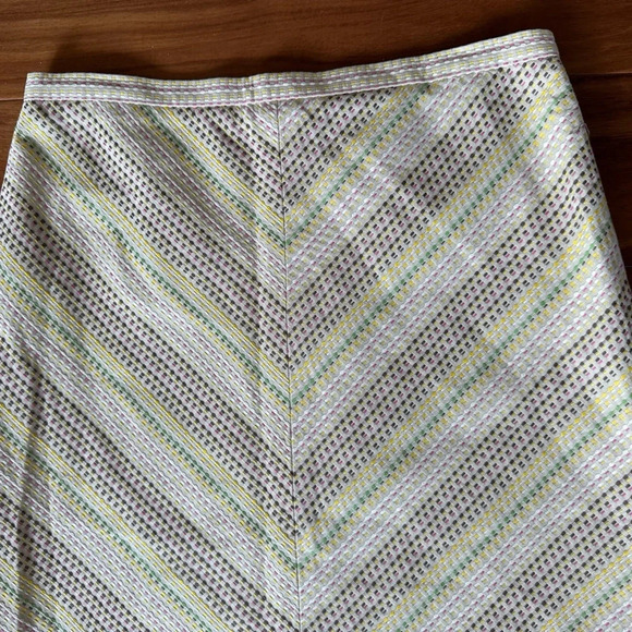 BCBGMaxAzria Tan Chevron A-Line Skirt size 0 - Picture 4 of 5